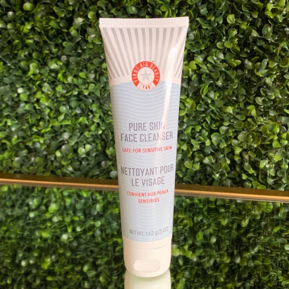 First Aid Beauty Pure Skin Face Cleanser | NEW | 5oz 150mL | Safety Sealed | FAB